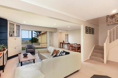 Right On The Beach At Moana - Accommodation Bookings 5