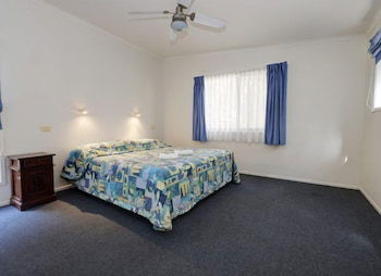 Tiona Palms Holiday Park - Accommodation Bookings 5