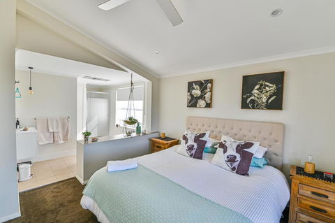 Mortimers Wines The Canopy Loft - Accommodation Bookings 5
