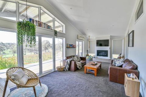 Mortimers Wines The Canopy Loft - Accommodation Bookings 0