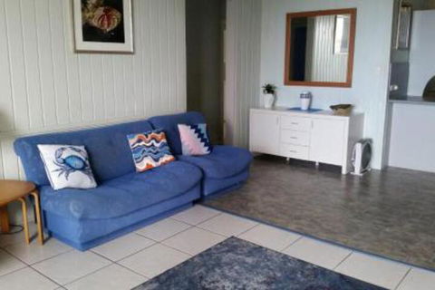 By The Sea Unit 3 13 Esplanade Kings Beach - Accommodation Bookings 2