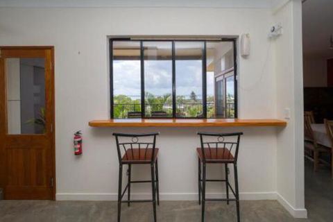 Blue Water Retreat Upstairs - Accommodation Bookings 2