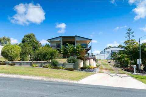 Blue Water Retreat Upstairs & Downstairs - Accommodation Bookings 0
