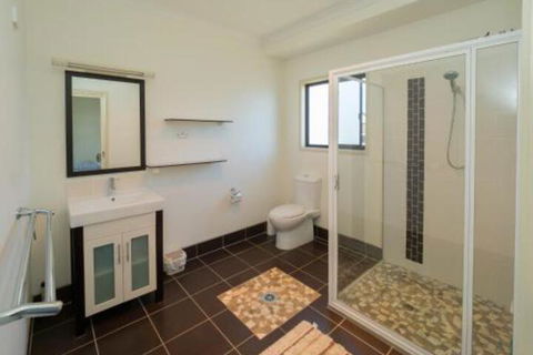 Blue Water Retreat Upstairs & Downstairs - Accommodation Bookings 7