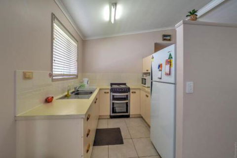 Affordable Holiday Home - Accommodation Bookings 7