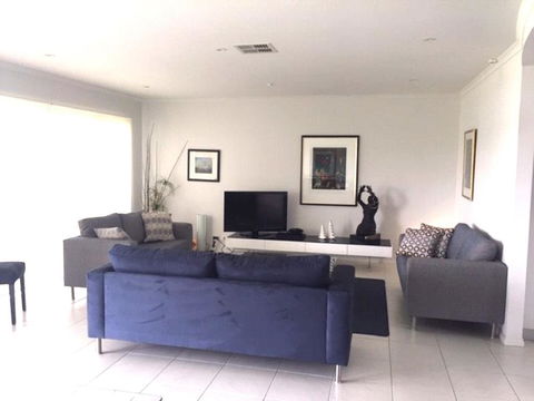 Island Waterfront Getaway WiFi - Accommodation Bookings 2