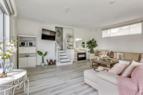 A Wave From It All - Accommodation Bookings 7
