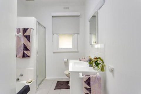 A Wave From It All - Accommodation Bookings 4