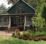 Lakeside Garden Chalet - Accommodation Bookings