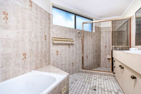 Ocean Waves - Accommodation Bookings 7