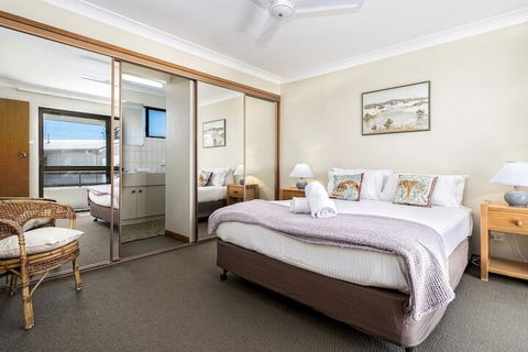 Ocean Waves - Accommodation Bookings 5