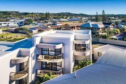 Ocean Waves - Accommodation Bookings 2