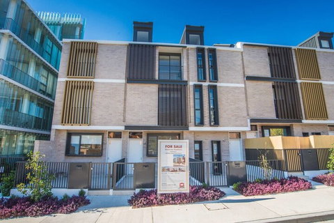 Lovely & Luxurious Townhouse In Zetland - Accommodation Bookings 1