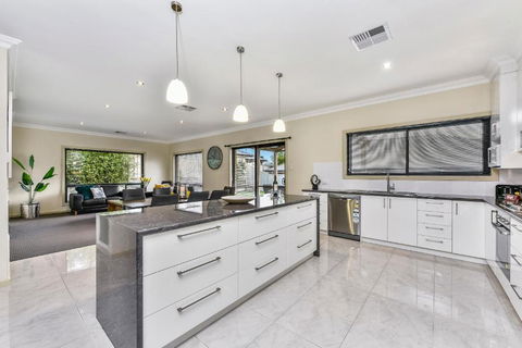 Accommodation On Lansell 2 - Accommodation Bookings 1