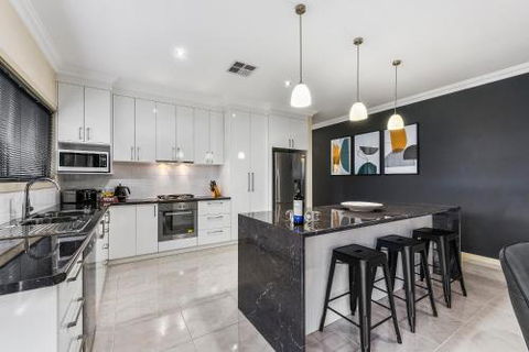 Accommodation On Lansell 2 - Accommodation Bookings 2