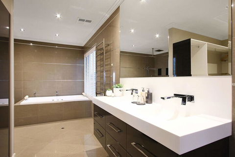 Lang Street Luxury Retreat Mulwala - Accommodation Bookings 5