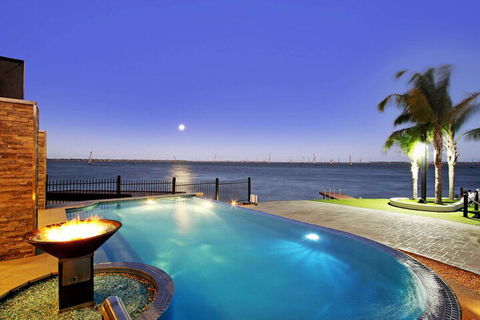 Lang Street Luxury Retreat Mulwala - Accommodation Bookings 3