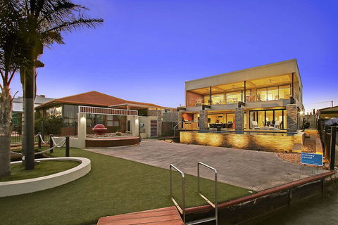 Lang Street Luxury Retreat Mulwala - Accommodation Bookings 2