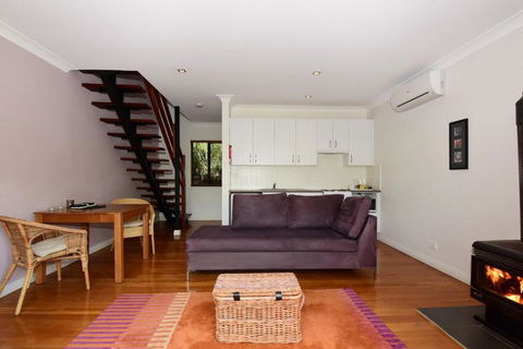 Cloudsong Chalet 2 Close To The Village Centre! - Accommodation Bookings 4