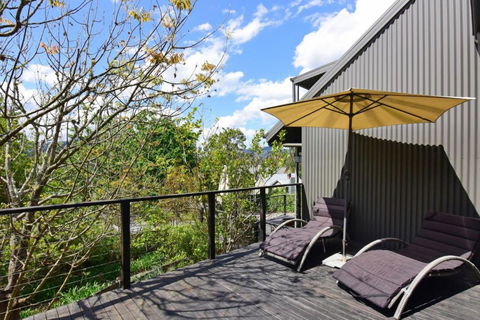 Cloudsong Chalet 2 Close To The Village Centre! - Accommodation Bookings 3