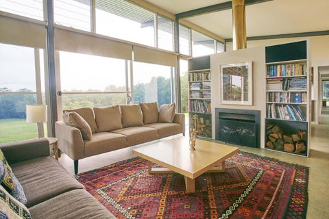 Bundaleer Architect Designed Stunning Views! - Accommodation Bookings 1