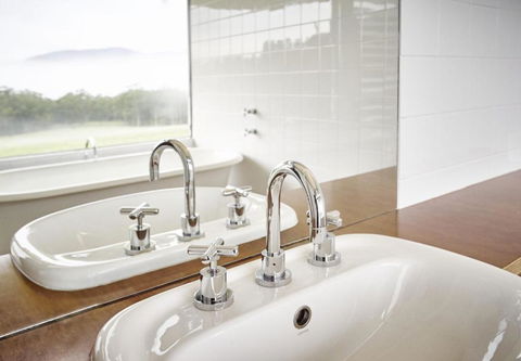 Bundaleer Architect Designed Stunning Views! - Accommodation Bookings 3