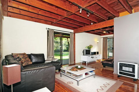 Sweet Gum Bend Delightful 2 Bedroom Cottage! - Accommodation Bookings 6