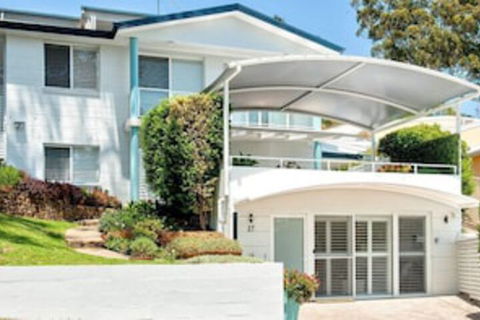 Arabella Stylish Seaside Sanctuary With Views - Accommodation Bookings 0