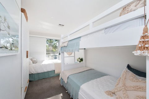 Arabella Stylish Seaside Sanctuary With Views - Accommodation Bookings 7