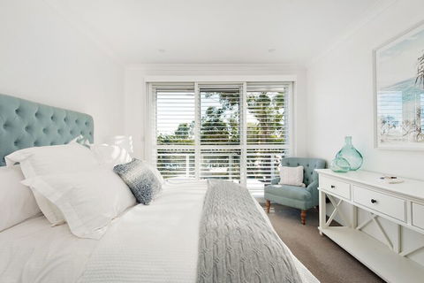Arabella Stylish Seaside Sanctuary With Views - Accommodation Bookings 5