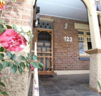 123 Hill St. Heart of Orange Double Brick - Accommodation Bookings