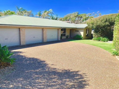 Beachfront Pool House Absolute Beachfront - Accommodation Bookings 2