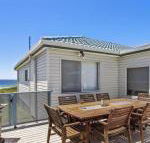 Blue Horizon beachfront with fireplace - Accommodation Bookings