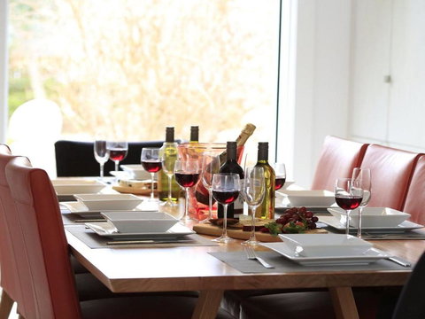 Lovett Quirky Stylish With A Bush Backdrop - Accommodation Bookings 5