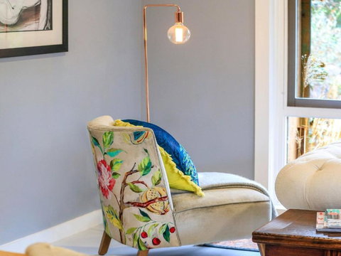 Lovett Quirky Stylish With A Bush Backdrop - Accommodation Bookings 1