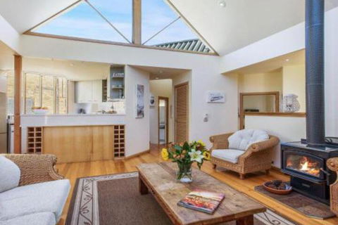 Maldas Retreat Air Con Fireplace & Outdoor Spa - Accommodation Bookings 0