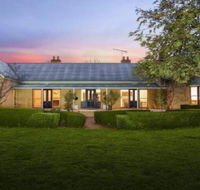 Sutton Downs renovated country home on 100 acres - Accommodation Bookings