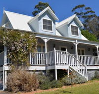 The Dolls House Charming 2 bedroom cottage just a short walk from the village - Accommodation Bookings