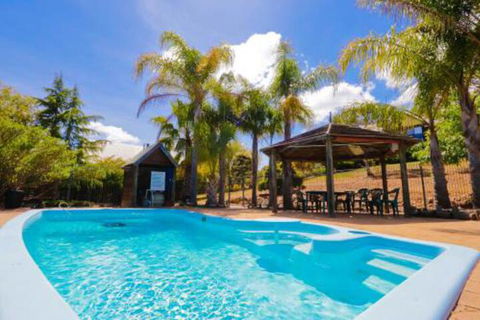 Sunnyhurst Chalets Rural Stay - Accommodation Bookings 5