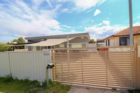 The Beach Shack - Accommodation Bookings 5