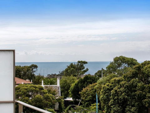 NORTH POINT RETREAT MORNINGTON - Accommodation Bookings 1