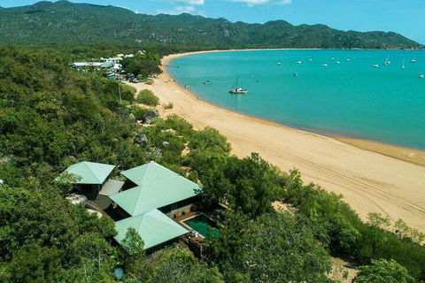 Absolute Beachfront - Accommodation Bookings 2