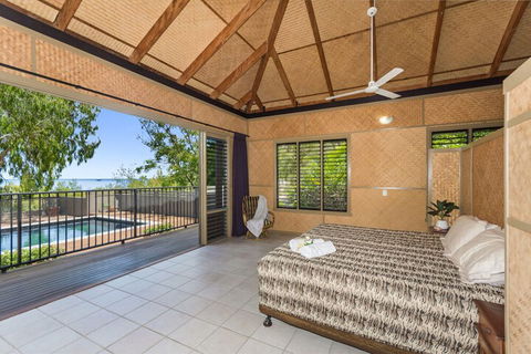 Absolute Beachfront - Accommodation Bookings 4