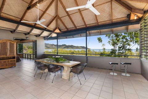 Absolute Beachfront - Accommodation Bookings 5