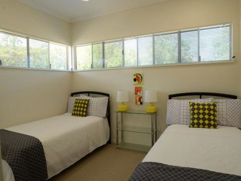 LANDSCAPE At PALM COVE - Accommodation Bookings 3