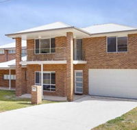 5B BENT STREET LARGE HOUSE WITH DUCTED AIR CON WIFI  FOXTEL