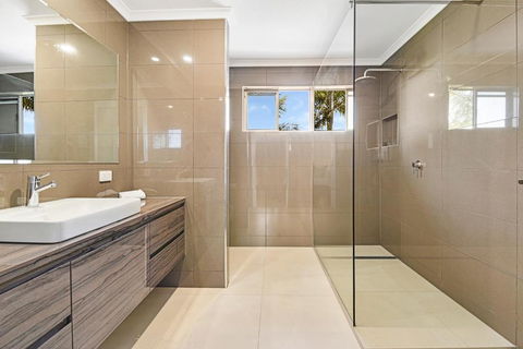 CANAL HOME NEAR MOOLOOLABA Kooringal - Accommodation Bookings 4