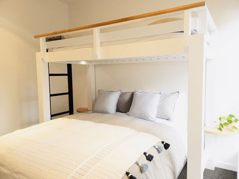 Little Palm Cabins - Accommodation Bookings 2
