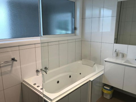 BEACHPOINT COTTAGE - Accommodation Bookings 1