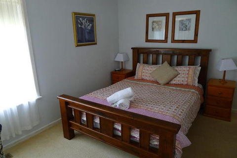 BEACHPOINT COTTAGE - Accommodation Bookings 4
